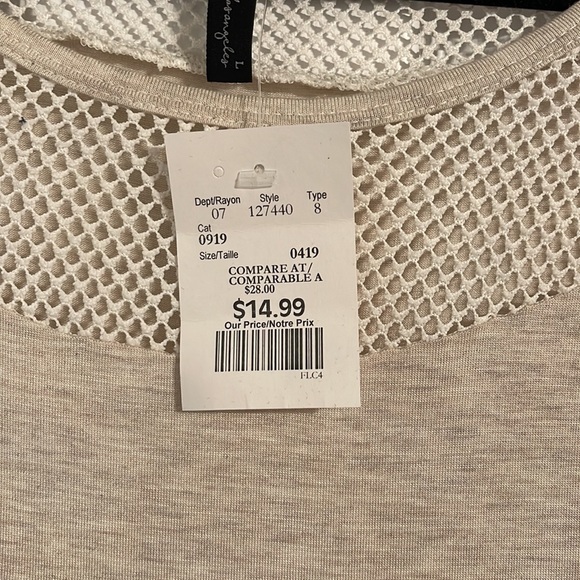 Cute T Beige with Mesh around neck - Picture 4 of 6